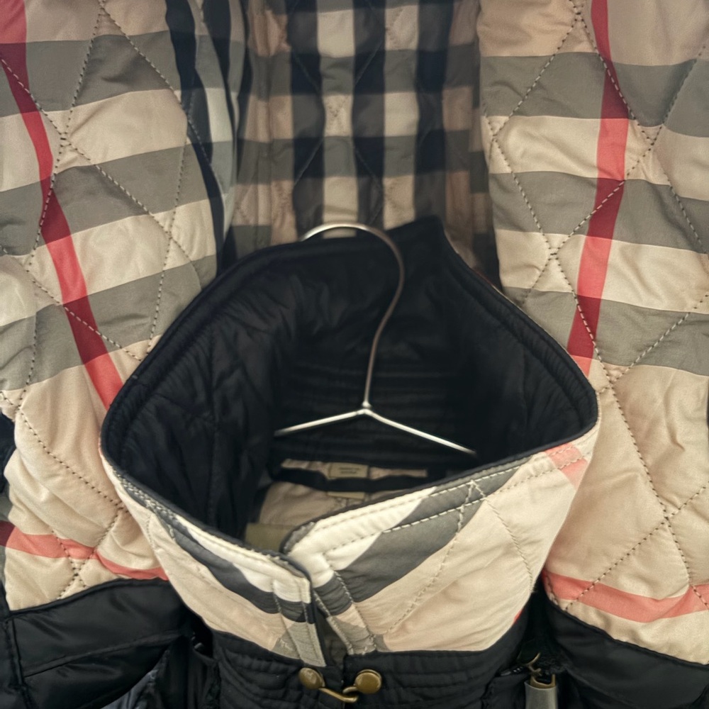 Burberry Quilted Black Performance Jacket with Gold-Tone Hardware - Picture 14 of 16